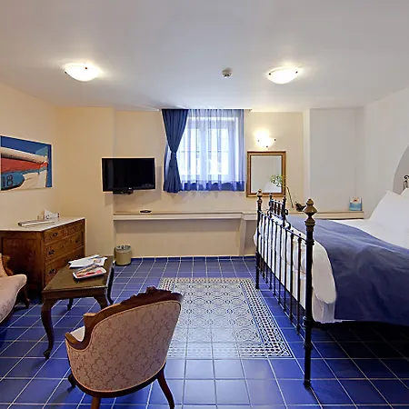 Hotel In Art Boutique