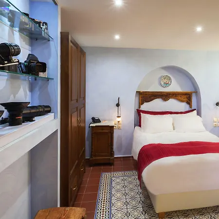 In Camera Art Boutique 4*